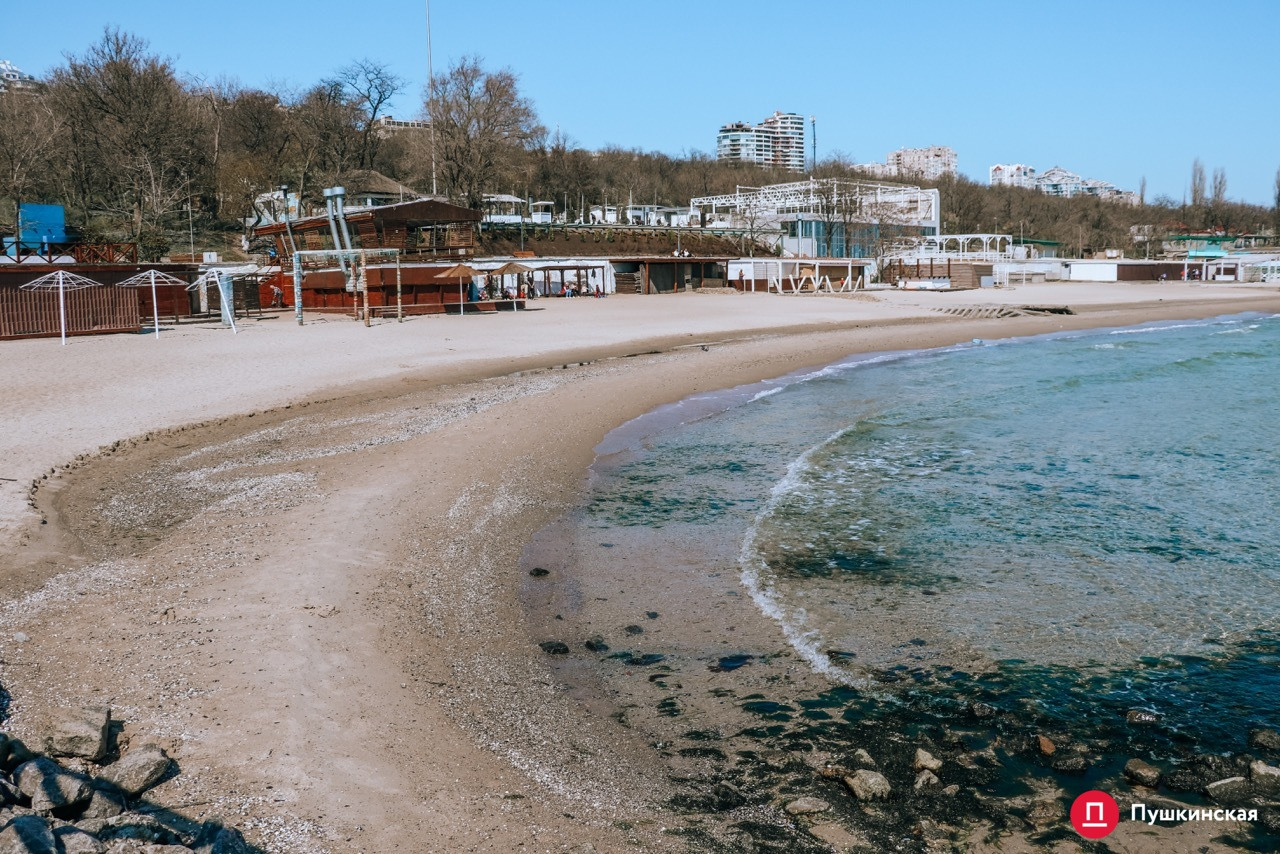 В Одессе "отступило" море. Фото: Пушкинская