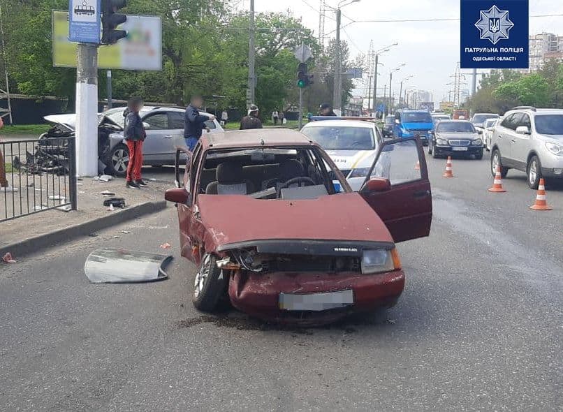 На Люстдорфской дороге произошло ДТП. Фото: Патрульной полиции Одесской области