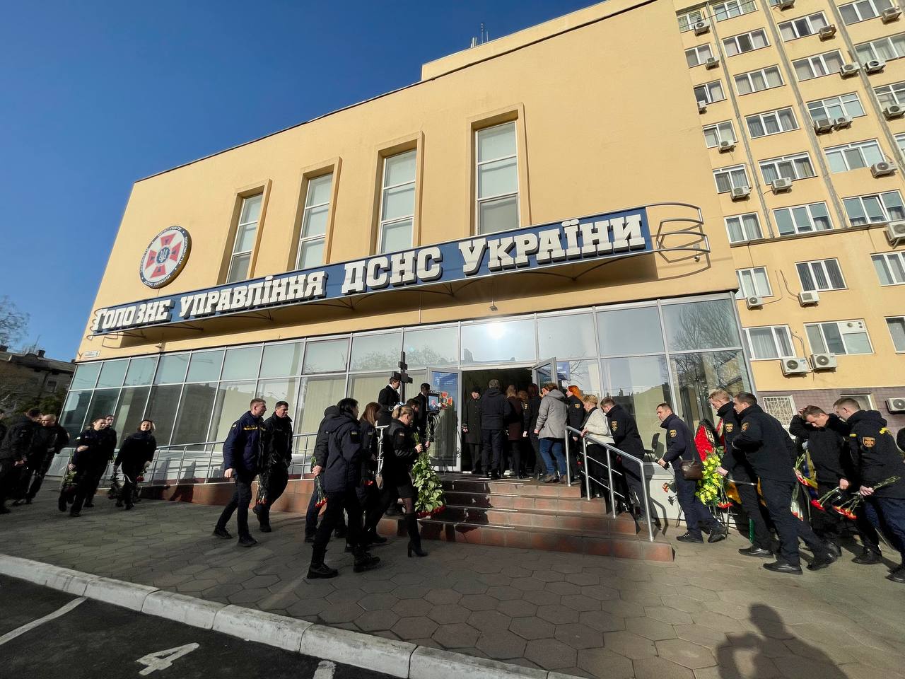 В Одессе простились с главным спасателем региона Вадимом Шулюком.