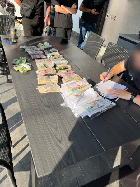 Депутат брав 7000 доларів за дозвіл на 