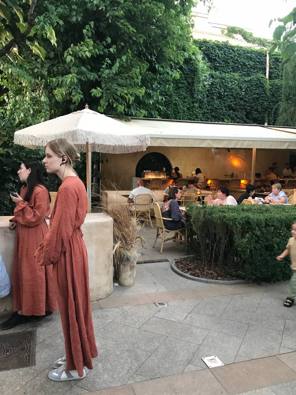 На месте легендарного ресторана "Александровский" в Одессе открыли "Татар Бунар": обзор заведения - фото