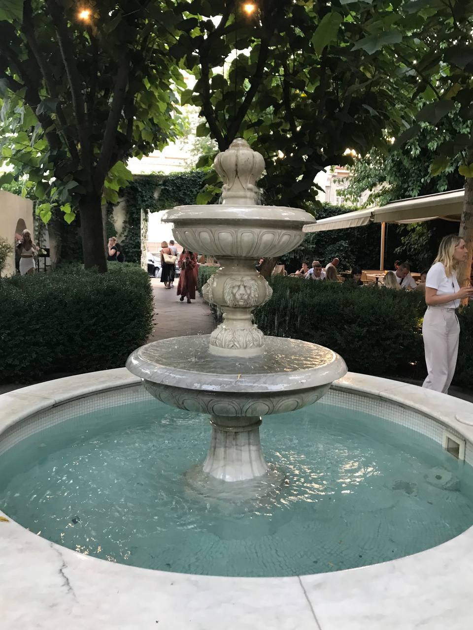 На месте легендарного ресторана "Александровский" в Одессе открыли "Татар Бунар": обзор заведения - фото