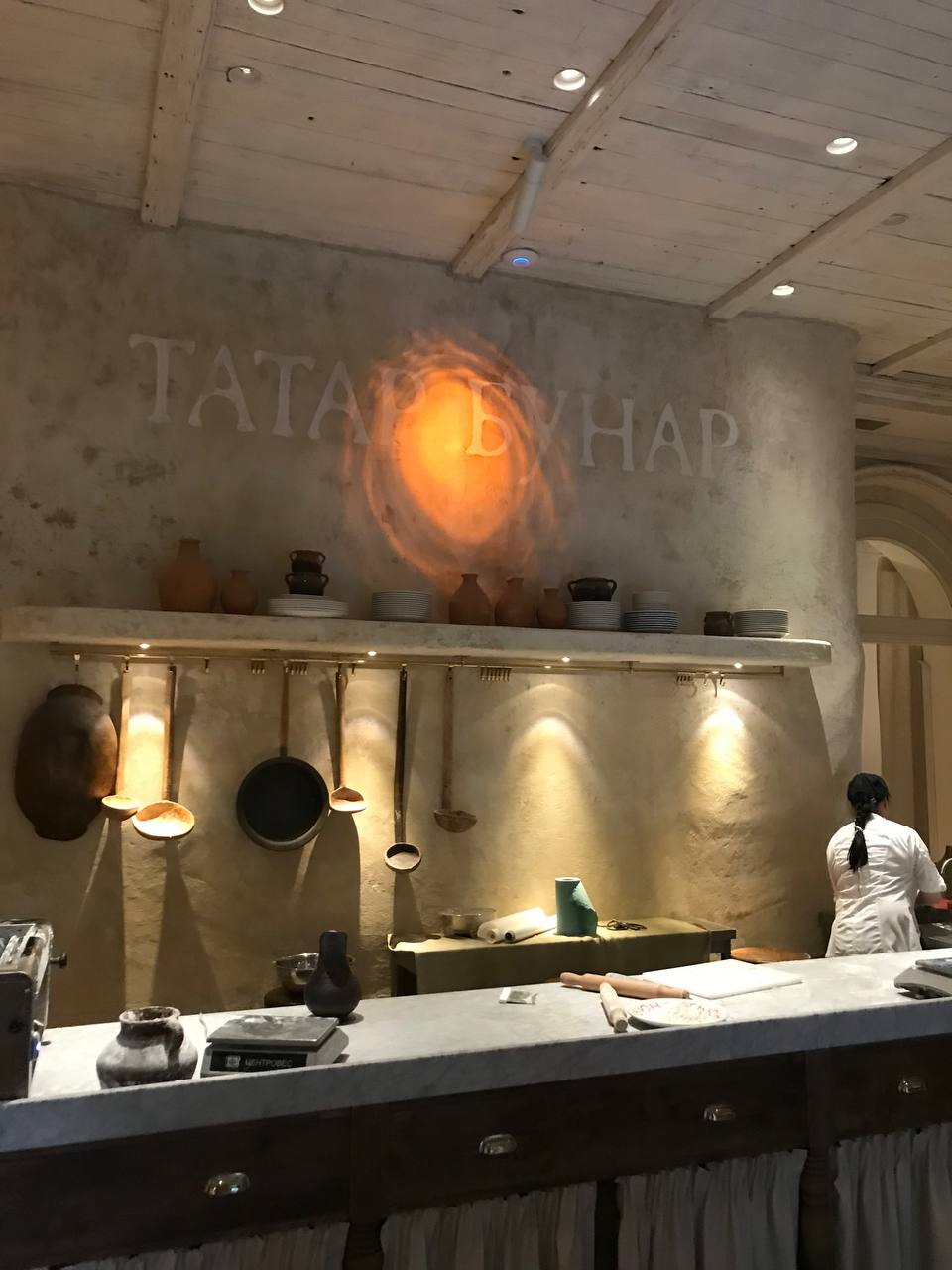 На месте легендарного ресторана "Александровский" в Одессе открыли "Татар Бунар": обзор заведения - фото