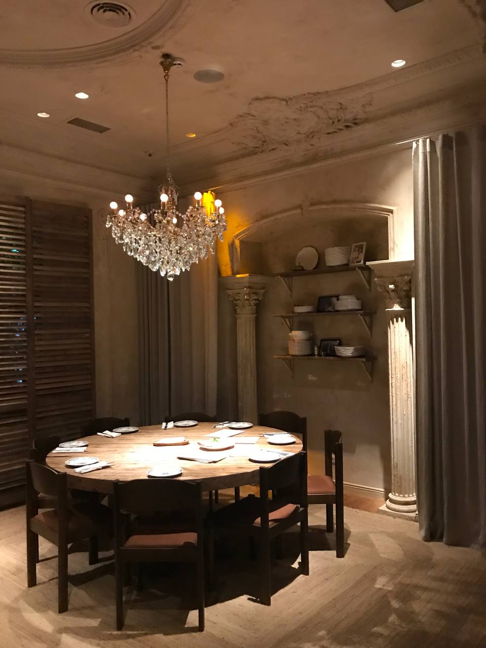 На месте легендарного ресторана "Александровский" в Одессе открыли "Татар Бунар": обзор заведения - фото