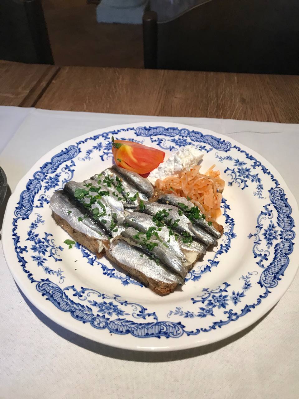 На месте легендарного ресторана "Александровский" в Одессе открыли "Татар Бунар": обзор заведения - фото