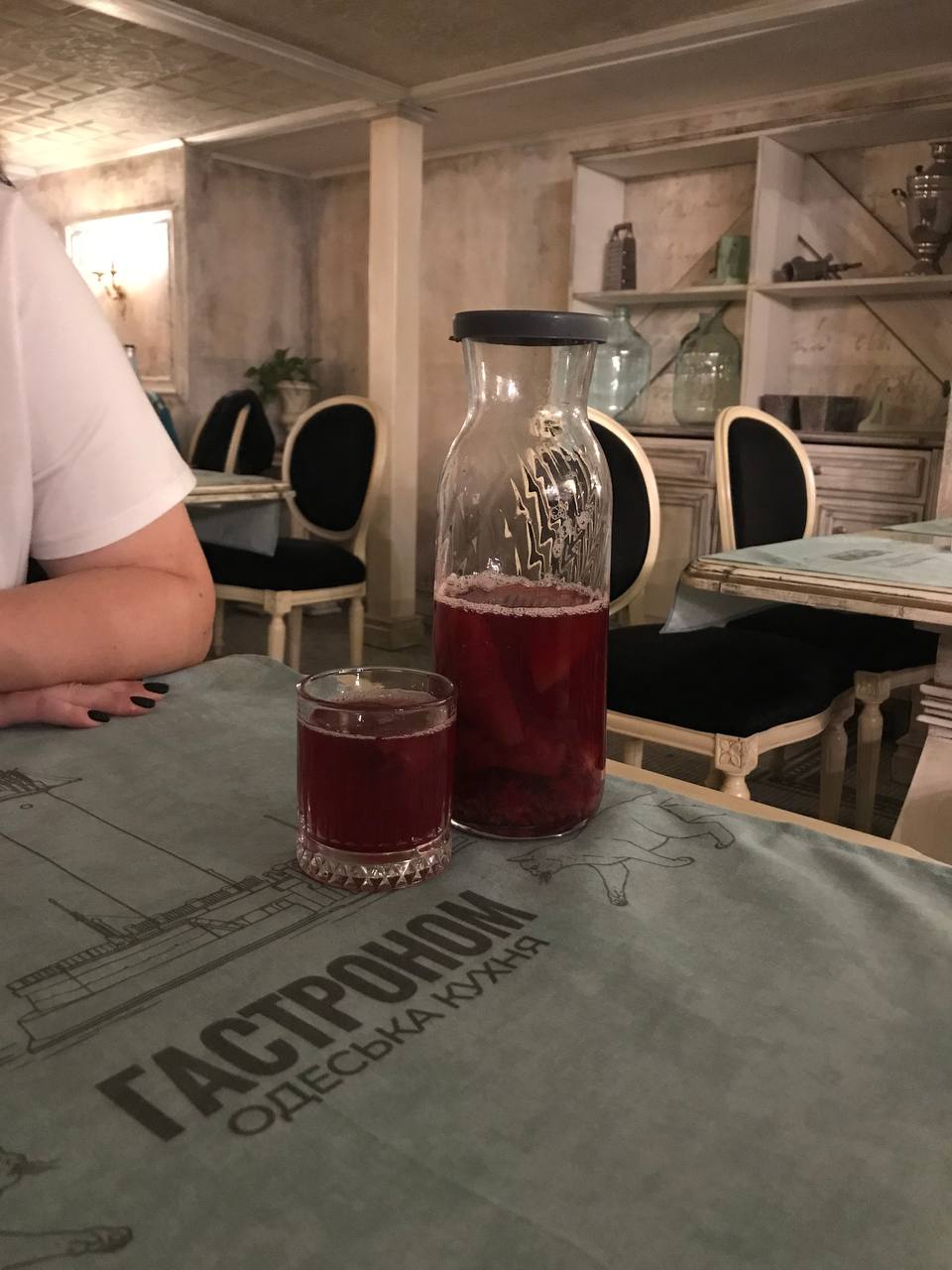 На Дерибасовской наконец-то открыли заведение одесской кухни "Гастроном": обзор ресторана.