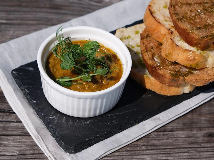 На Дерибасовской наконец-то открыли заведение одесской кухни "Гастроном": обзор ресторана.