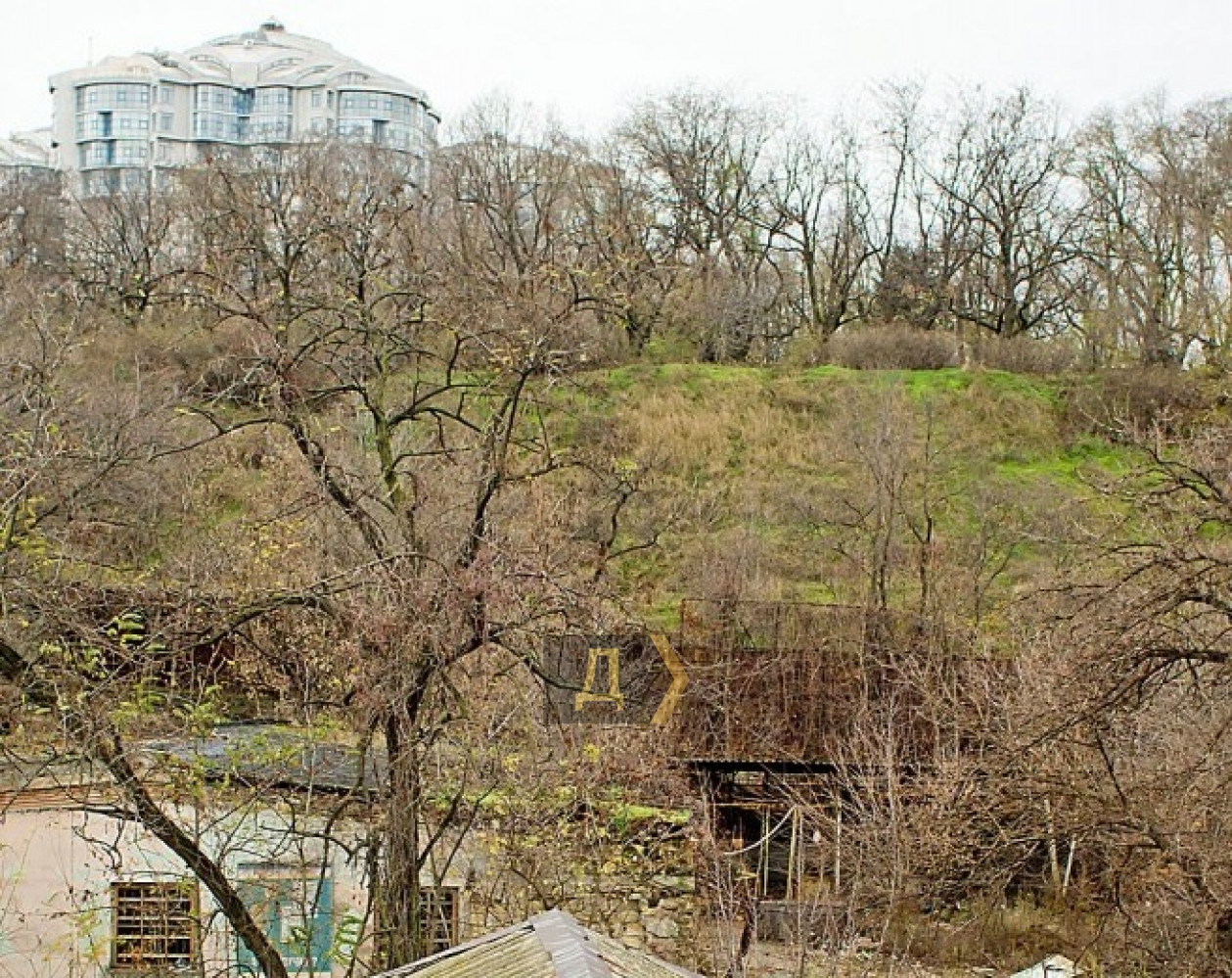 Под памятником Неизвестному матросу хотят возвести жилкомплекс. Фото: dumskaya.net