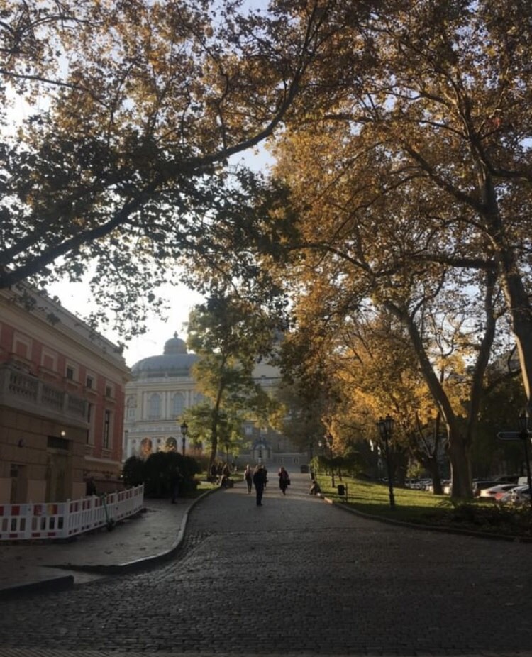 То самое место под Оперным, где обычно выступают музыканты. Фото what_makes_me_live/Instagram