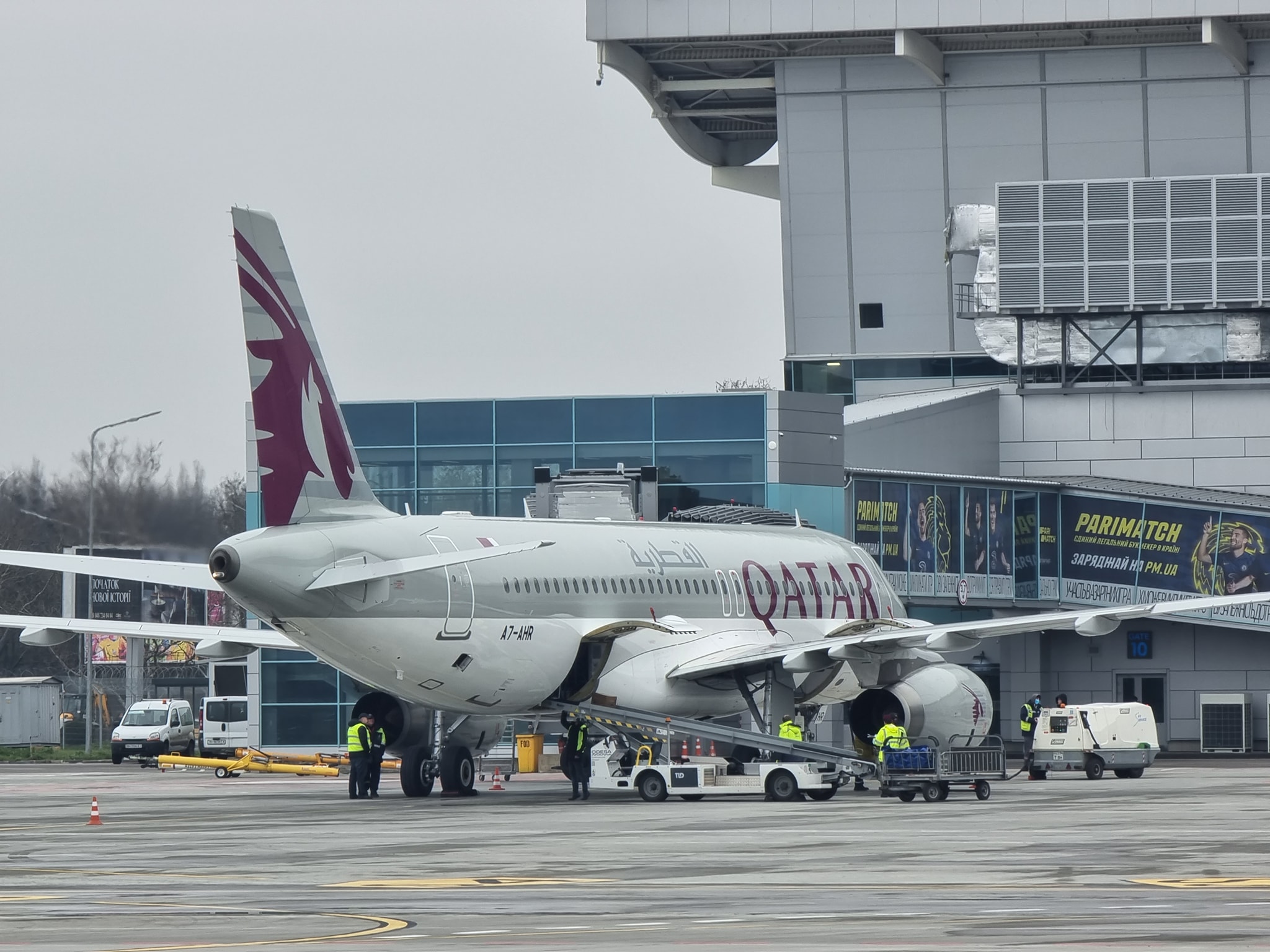 Самолет авиакомпании Qatar Airways впервые совершил посадку в Одесском аэропорту.