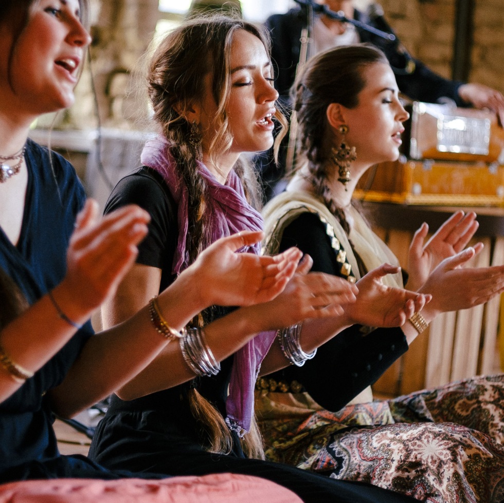 Концерт-медитация группы Jatri, пение мантр.