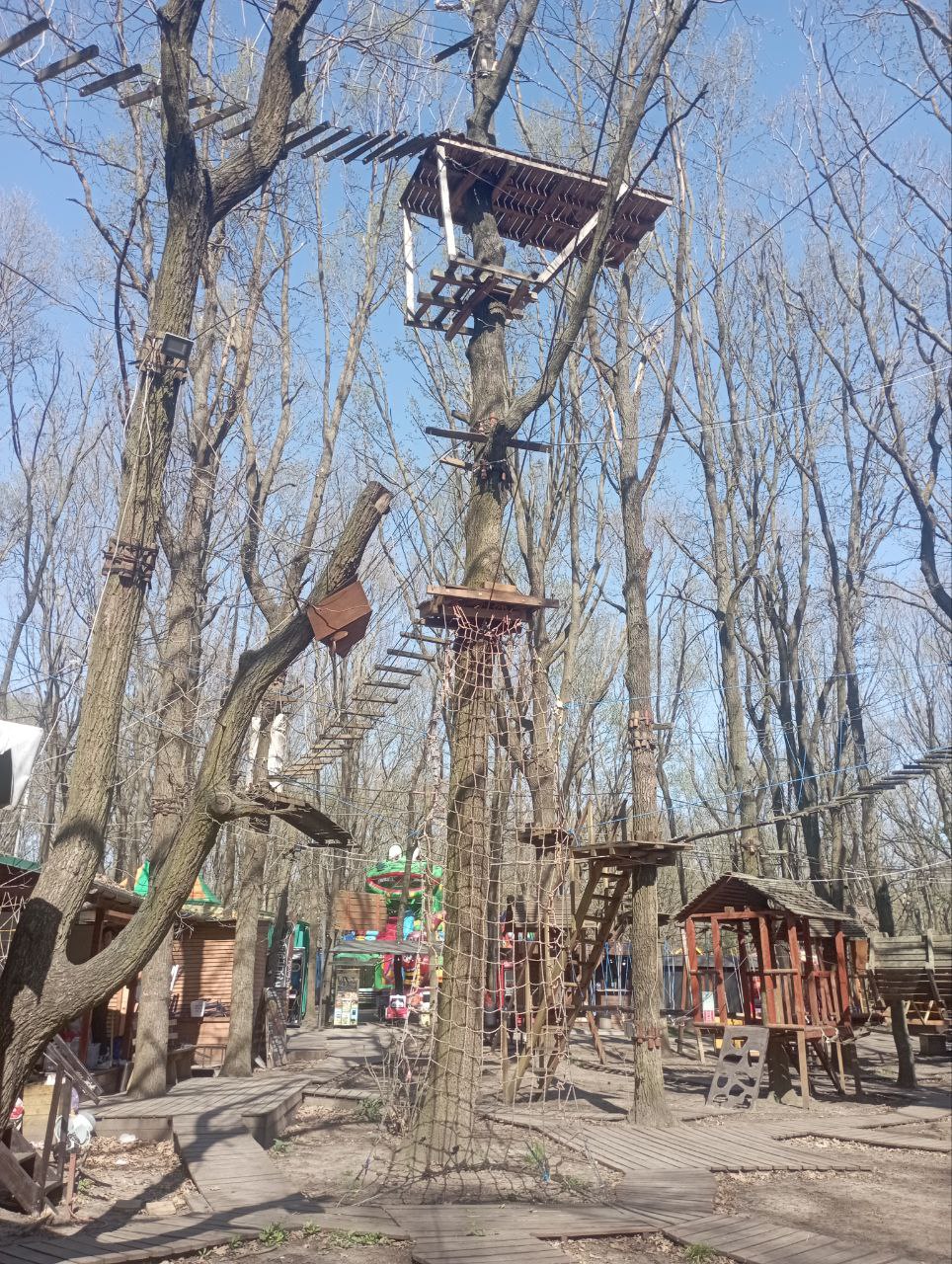 Family Park на 411 батареї.