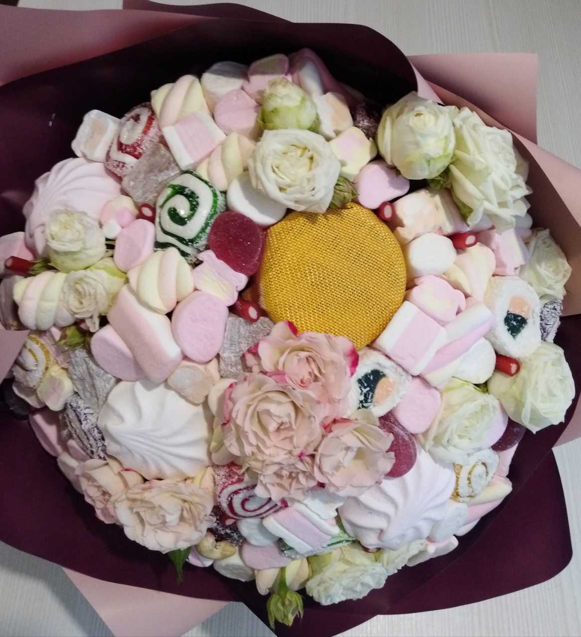 Бесплатный творческий мастер-класс по изготовлению "панно ко дню матери" и "букету из конфет" для отцов и детей.