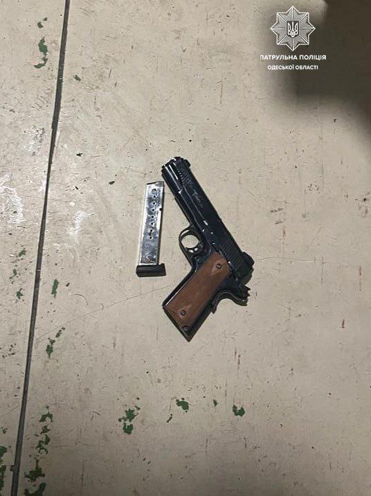 В Одесі п'яний підліток вчинив стрілянину по людях.