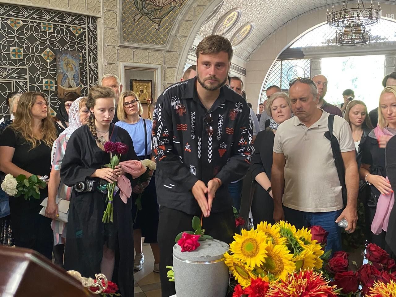 Егор Гордеев на церемонии прощания с Русланой Писанкой.