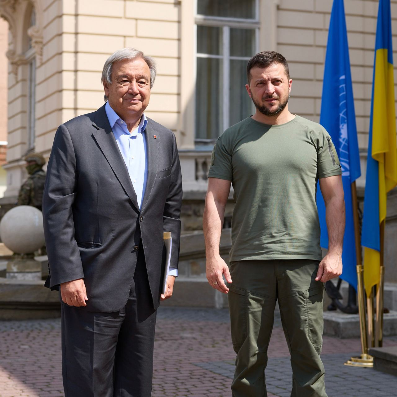 Зеленский встретился с Генсеком ООН Антониу Гутерришем.