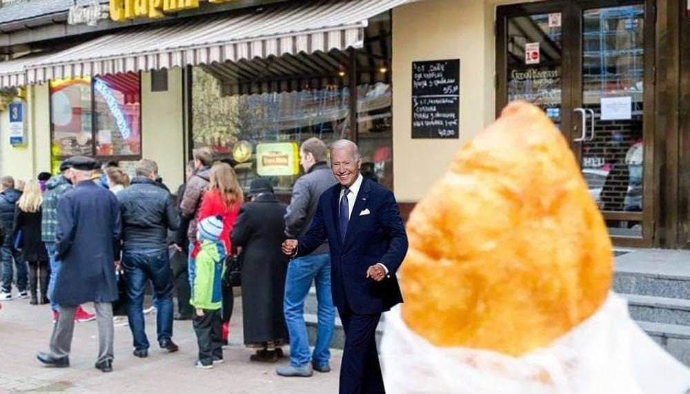 Как в сети шутят о визите Байдена в Украину: подборка мемов.