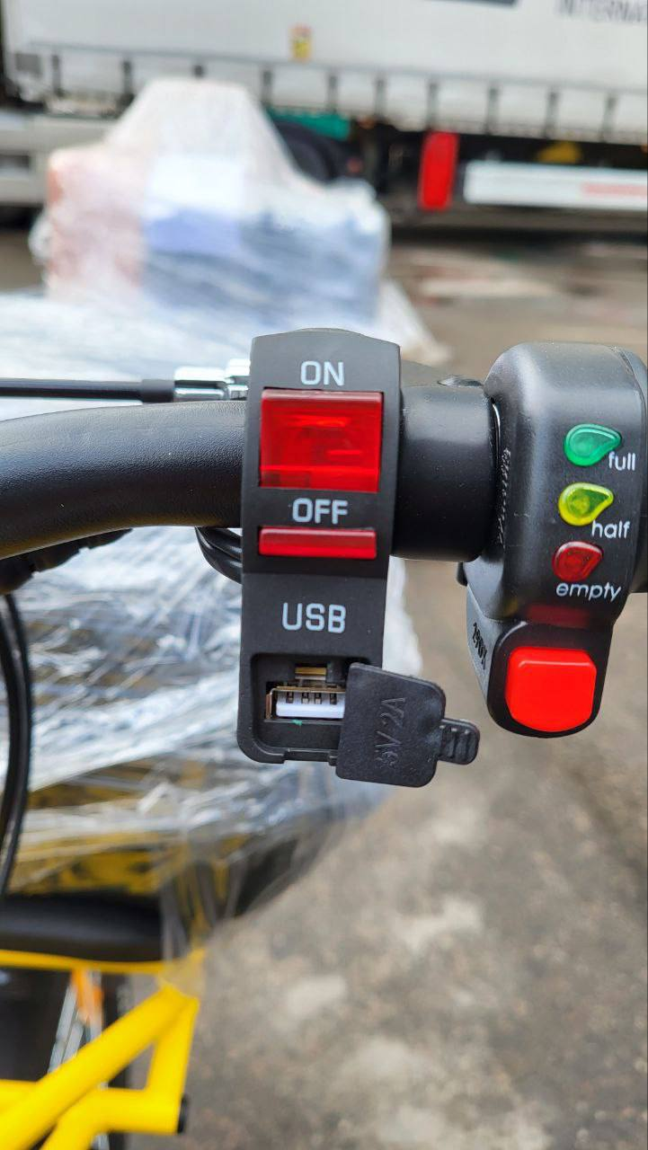 Почтальоны "Укрпочты" будут ездить на электробайках.