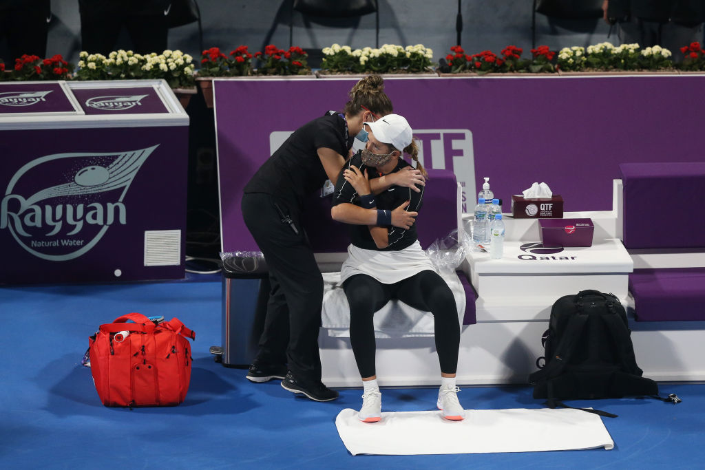 Виктории Азаренко понадобилась помощь физиотерапевта из-за проблем со спиной. Фото: Getty Images/Global Images Ukraine