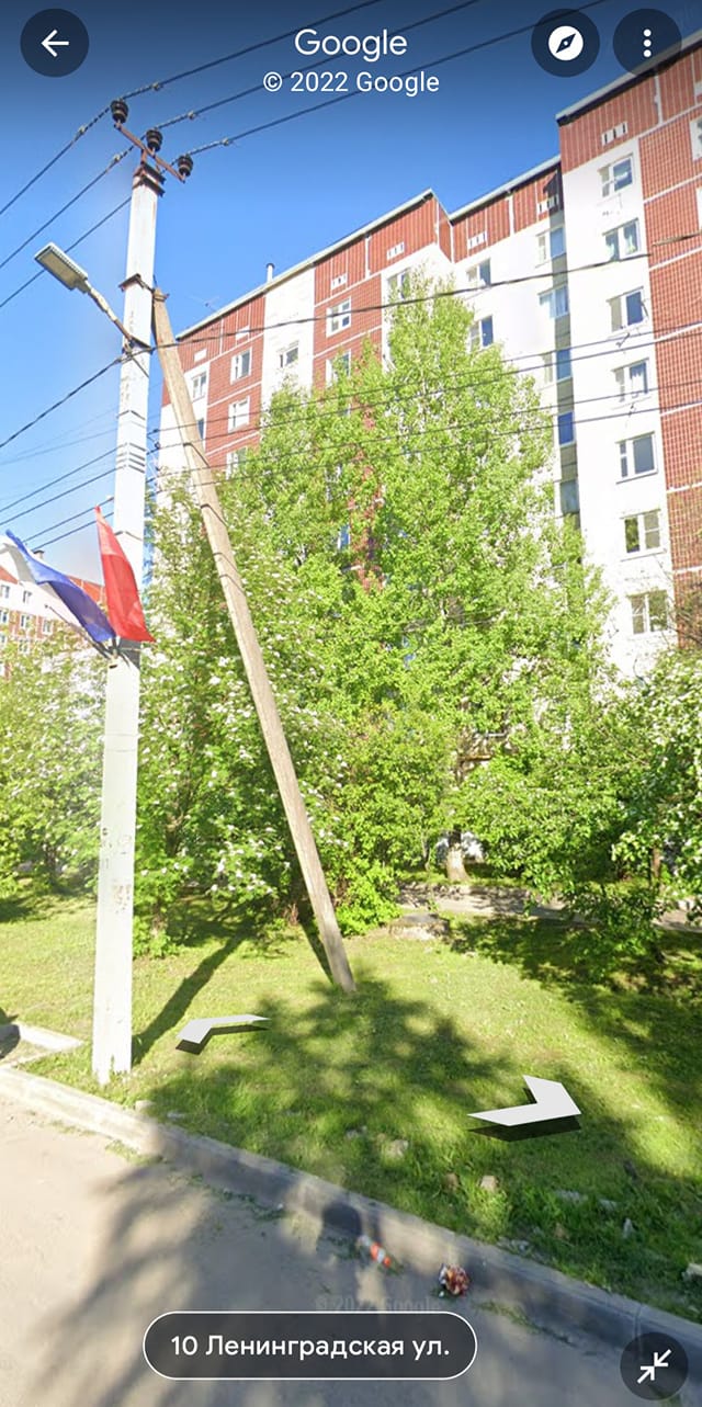 Дом со съемок с манекеном