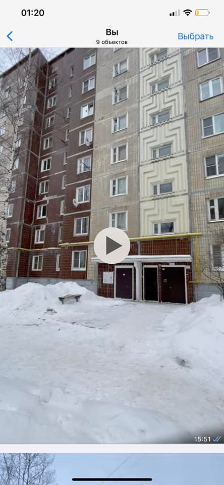 Подъезд, откуда сбрасывали манекен