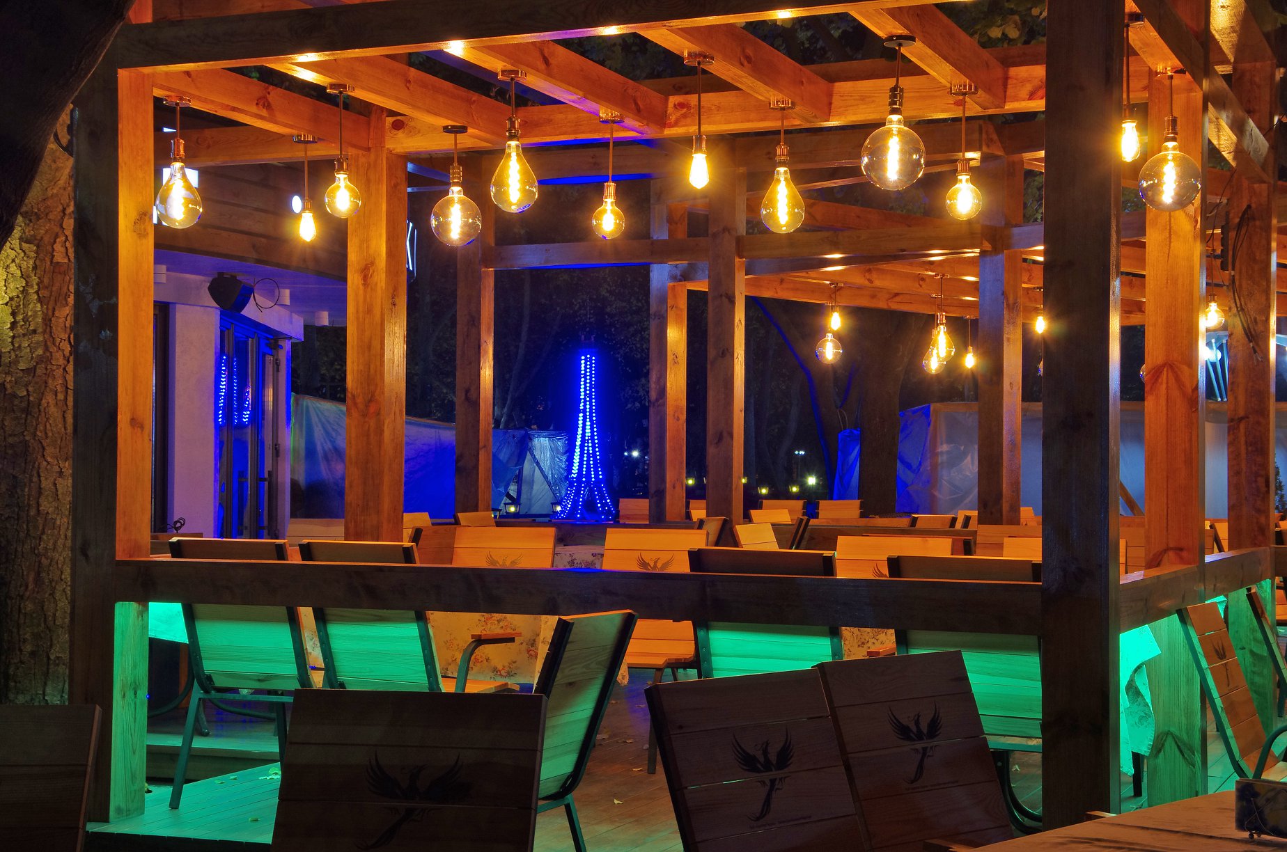 Атмосферный ноябрь: полюбуйся вечерним парком Горького в Одессе