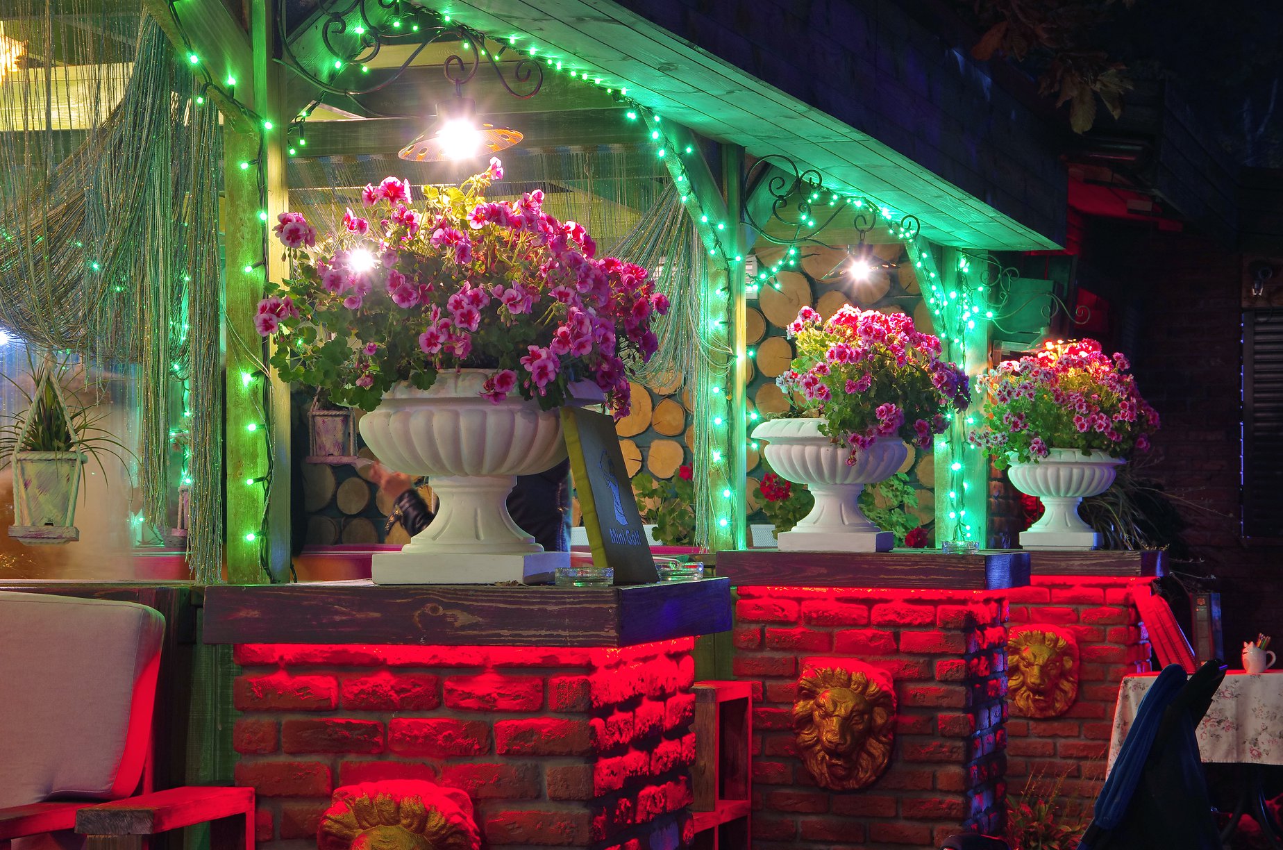 Атмосферный ноябрь: полюбуйся вечерним парком Горького в Одессе