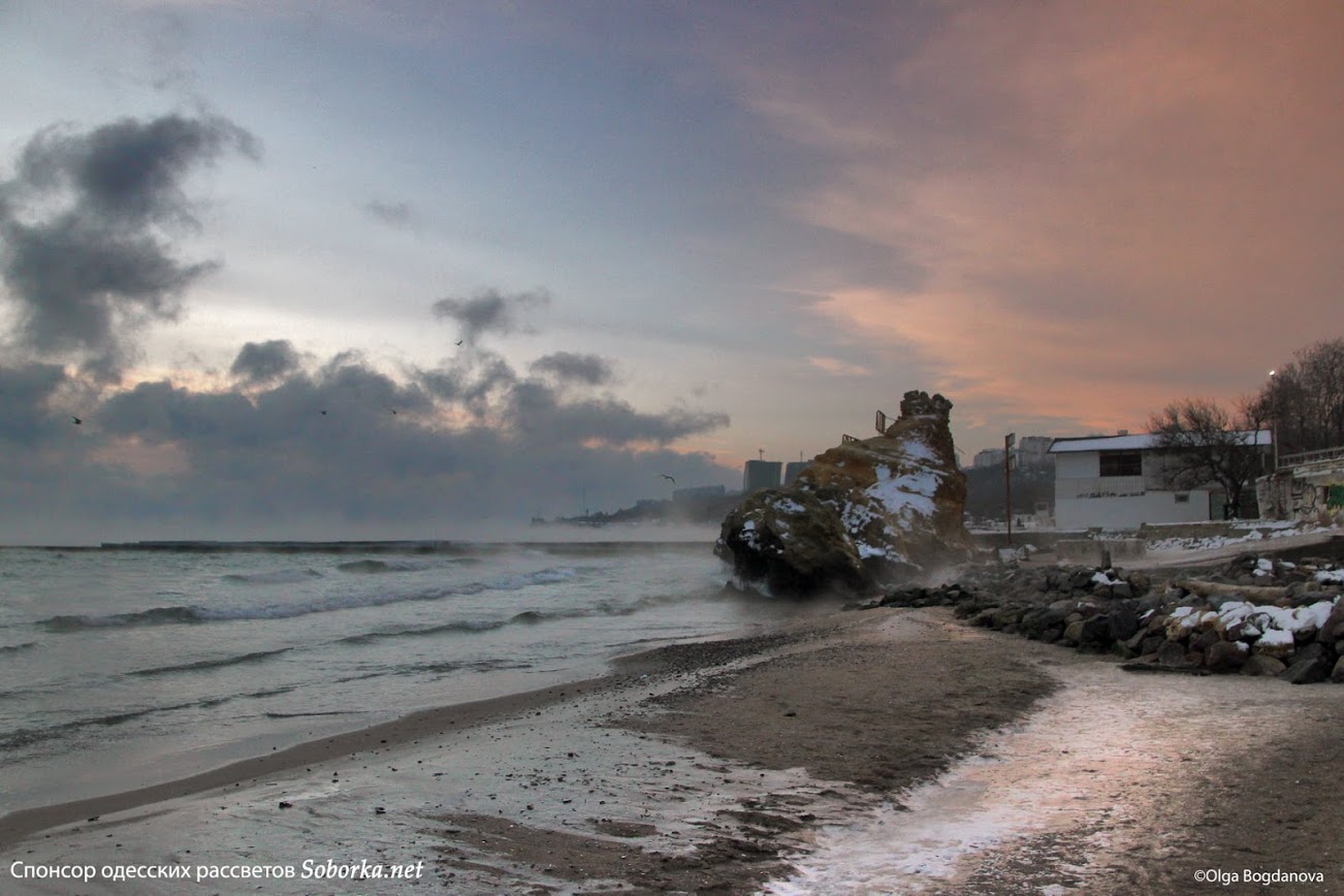 Запомнишь надолго: смотри лучшие кадры "парящего" моря в Одессе. Фото: Ольга Богданова