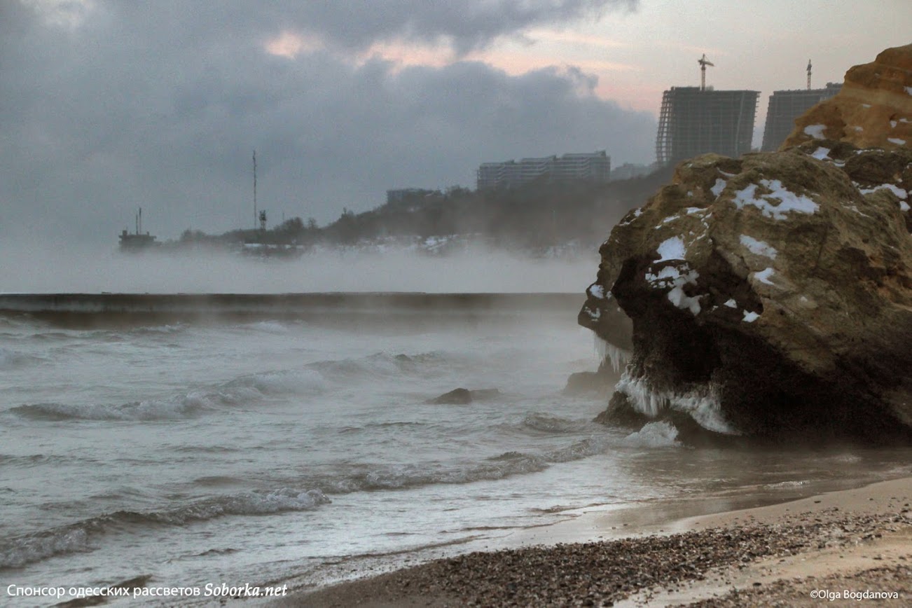 Запомнишь надолго: смотри лучшие кадры "парящего" моря в Одессе. Фото: Ольга Богданова
