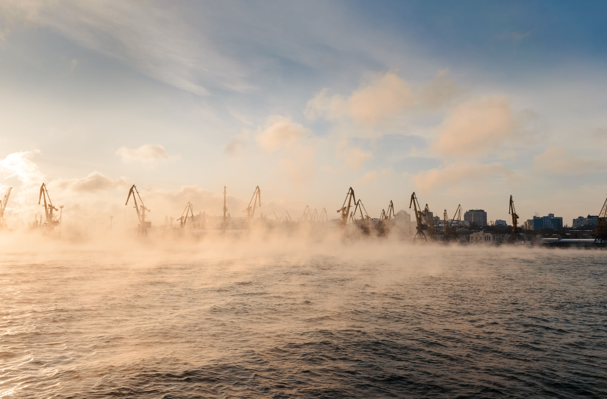 Запомнишь надолго: смотри лучшие кадры "парящего" моря в Одессе. Фото: Андрей Даниленко