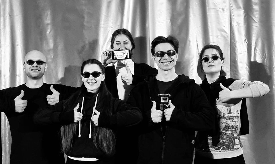 Актеры спектакля Present Perfect