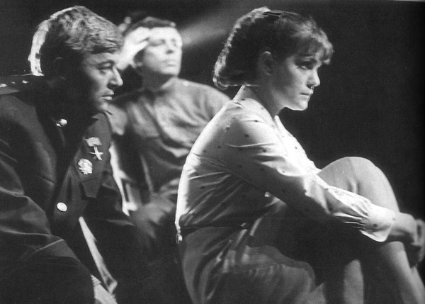 Кадр из спектакля Алексея Арбузова "Мой бедный Марат"