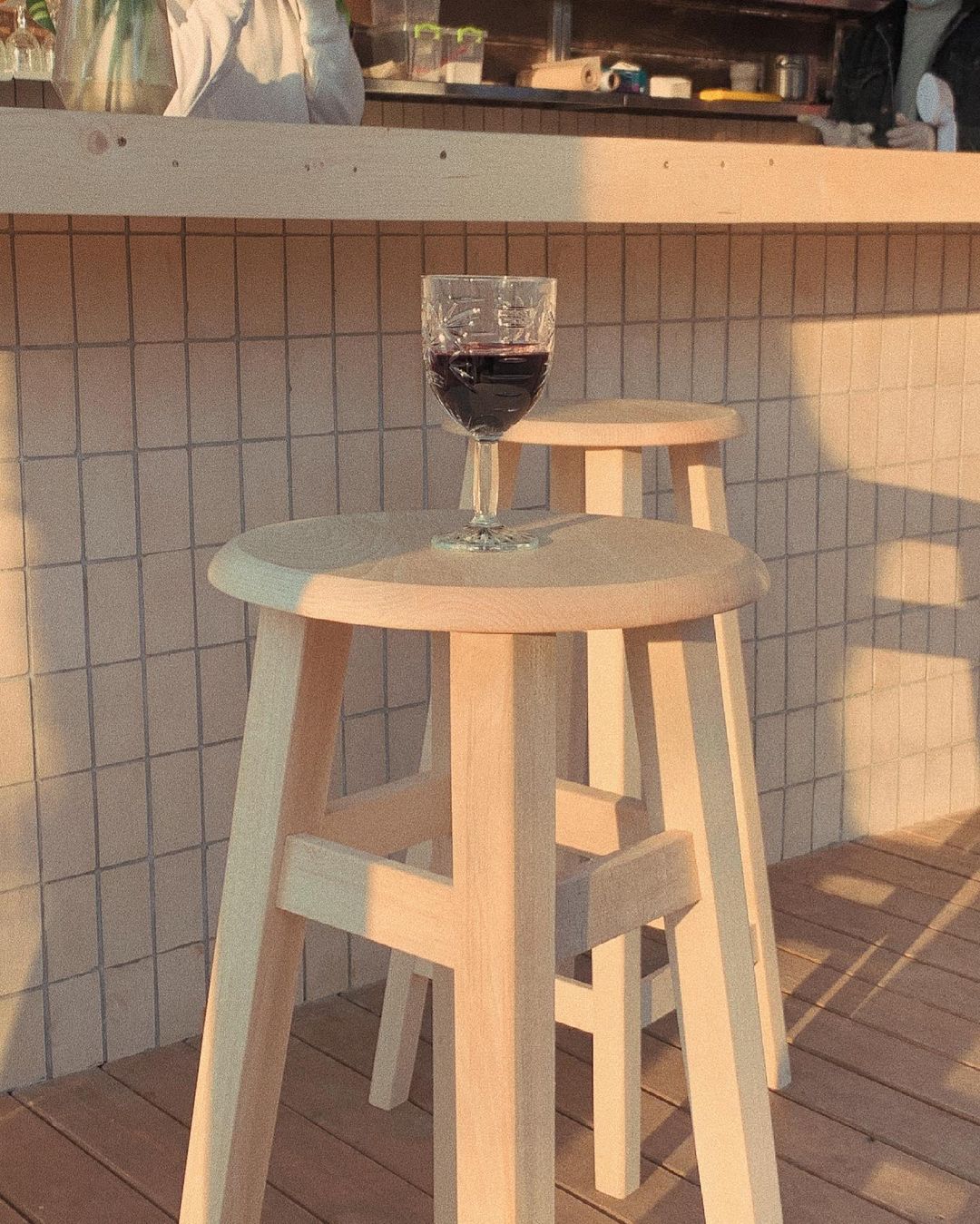 Винный бар Jean Baptiste. Фото: instagram.com/greentheat.re