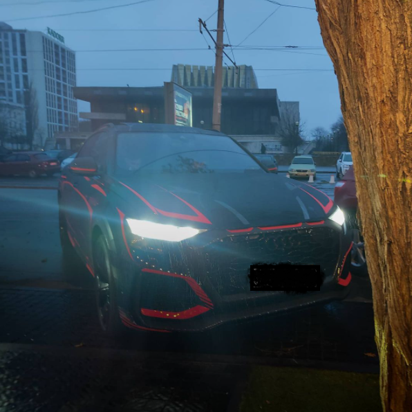 Полюбуйся: в Одессе заметили автомобиль за четыре миллиона. Фото: carspotter_odessa