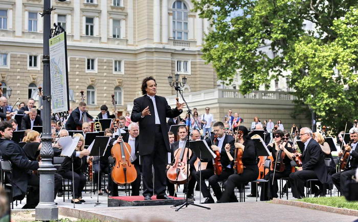 Хобарт Эрл и Национальный одесский филармонический оркестр