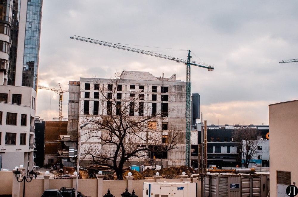 Стройка на Французском бульваре. Фото: Лоция