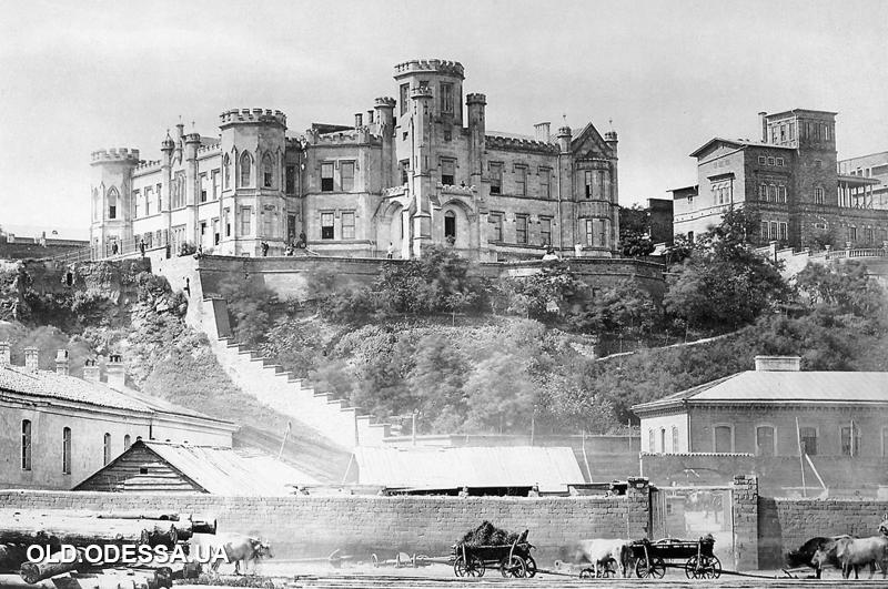 Шахский дворец. Вид со стороны моря. 1910-е годы. Фото: viknaodessa