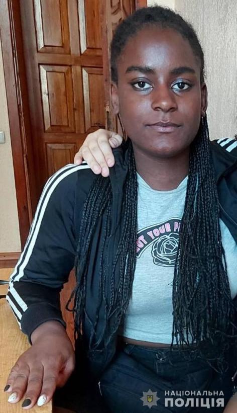Второй побег за два месяца: в Одессе разыскивают темнокожую девочку-подростка. Фото: пресс-служба Нацполиции