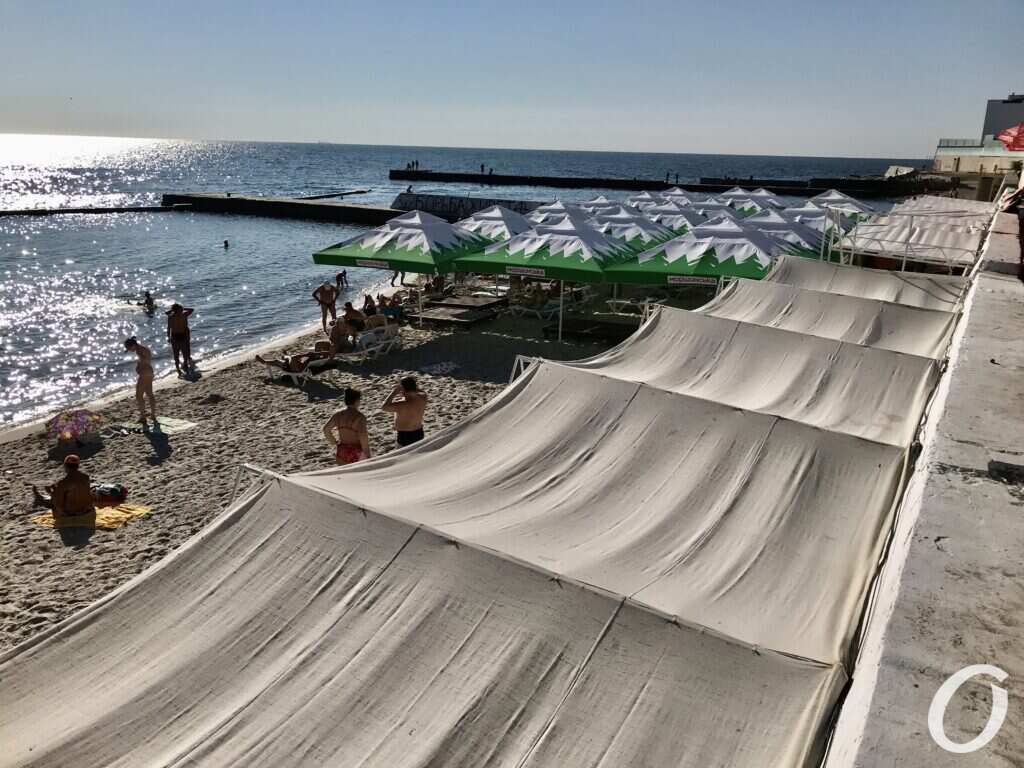 Коммунальный пляж около ротонды. Фото: Одесская жизнь