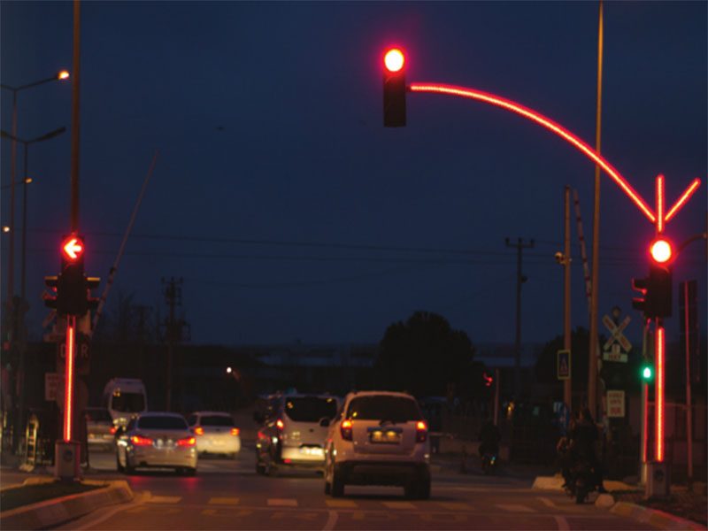 LED-светофоры со светящимися опорами