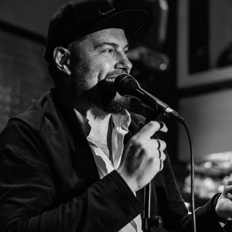 Фото: Roman Russu official