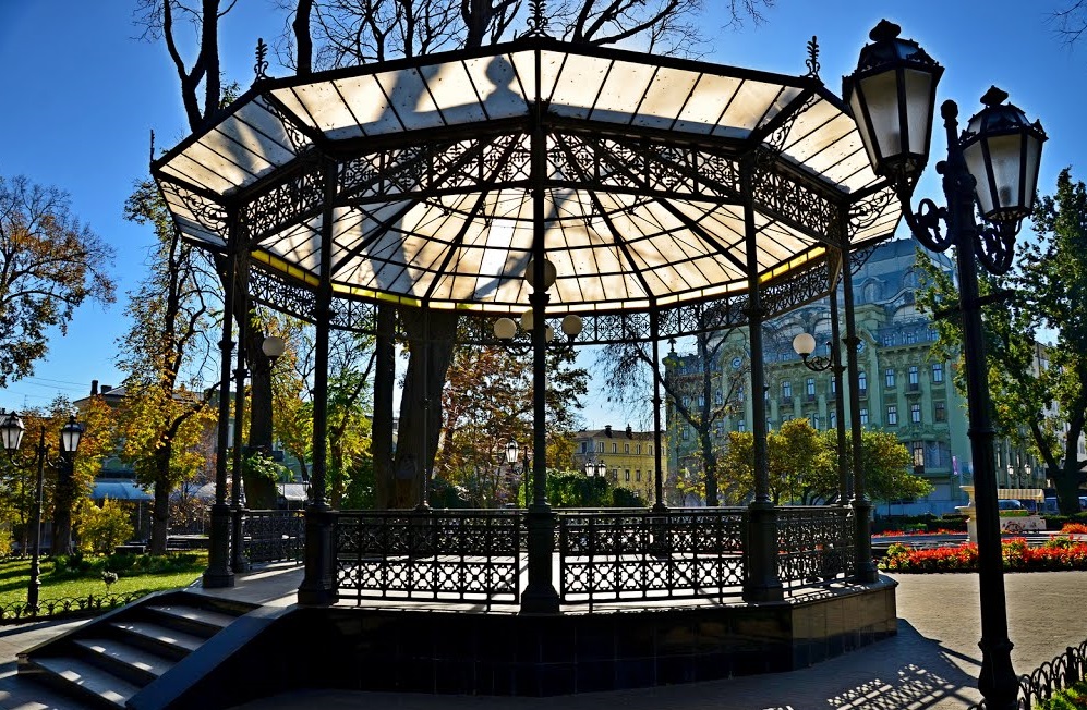 Ротонда в Одесском горсаду. Фото: Игорь Белов