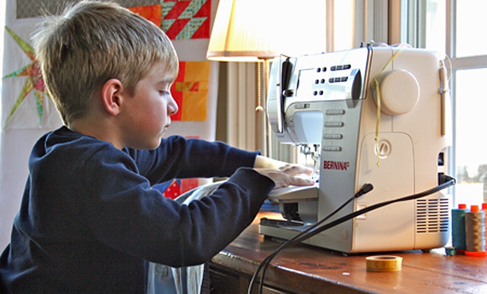 Швейный мастер-класс для детей "Зимний свитшот"