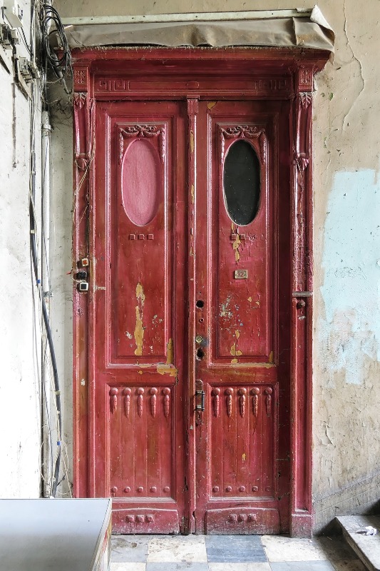 Как раньше выглядела старинная дверь на Дерибасовской, 12. Фото: "Тысячи дверей Одессы"