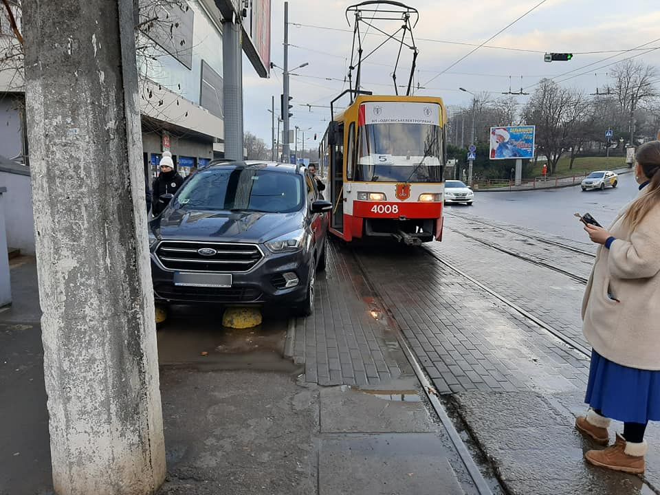 Я паркуюсь как: свежая фотоподборка наглых водителей в Одессе. Фото: Я паркуюсь как