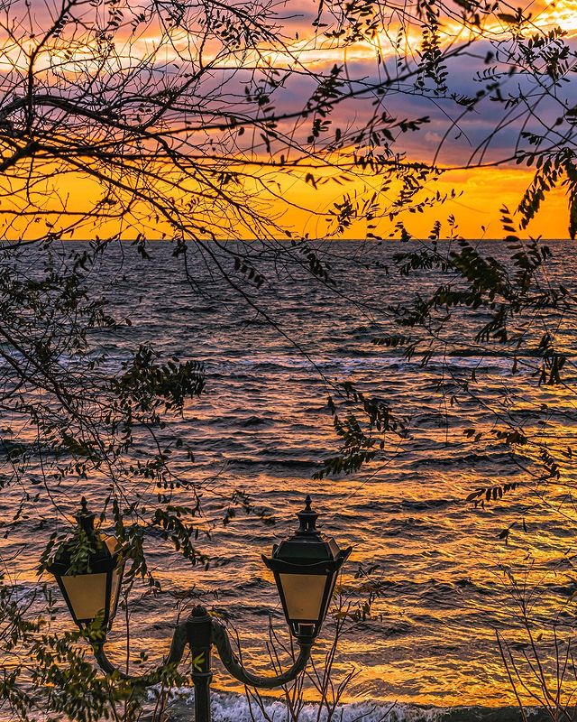 Холодный ноябрь: полюбуйся закатами и рассветами в Одессе. Фото: instagram.com/sergey.yevich