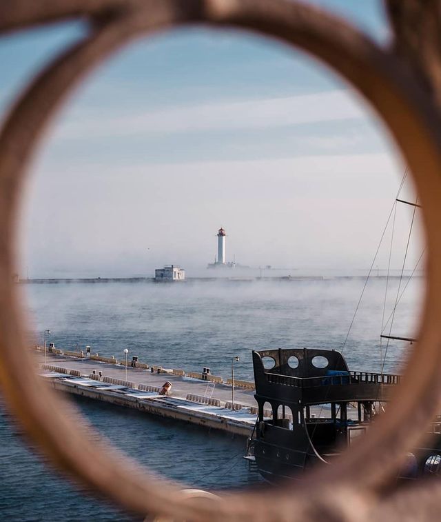 Тепло возвращается: Одессу снова накрыл густой туман. Фото: Andrey Danilenko