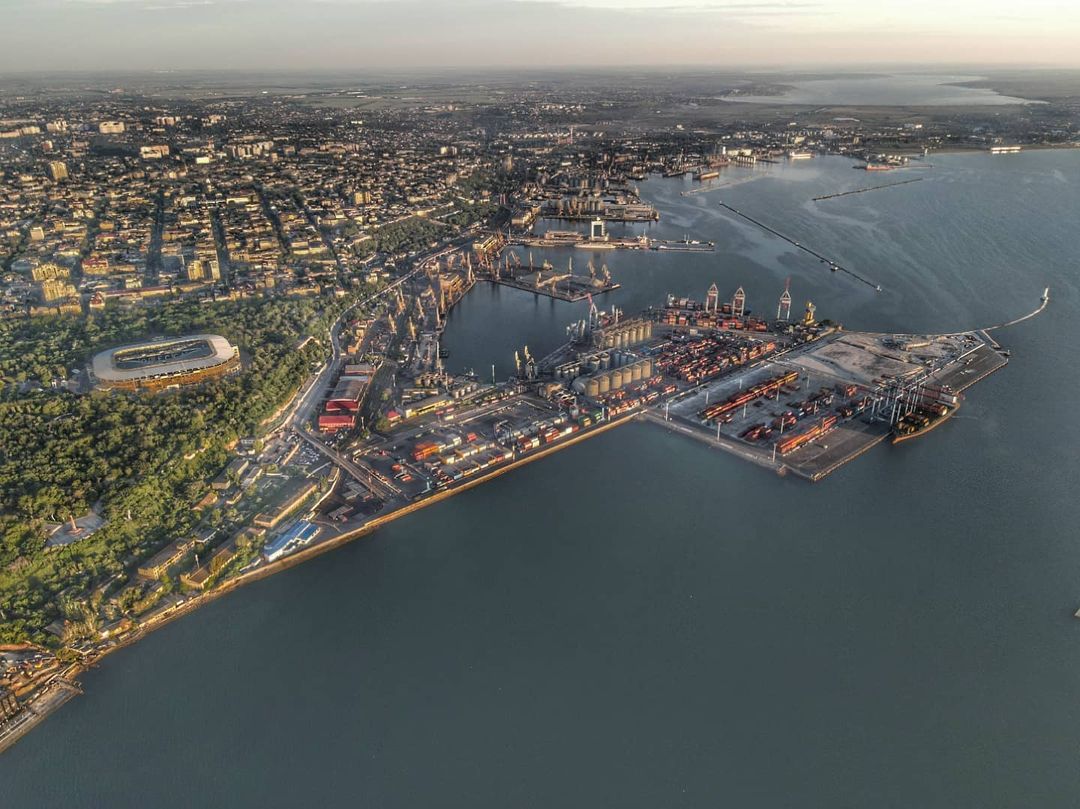 Как выглядит рассвет в порту и на "Ланжероне" с высоты. Фото: instagram.com/_partyzan_