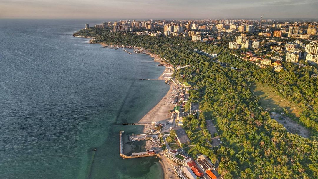 Как выглядит рассвет в порту и на "Ланжероне" с высоты. Фото: instagram.com/_partyzan_