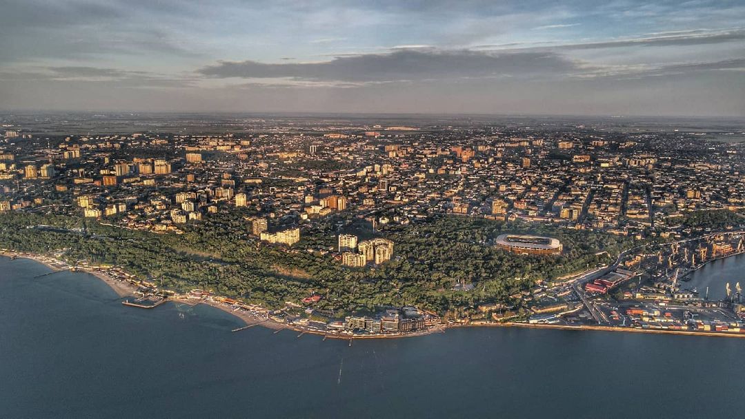 Как выглядит рассвет в порту и на "Ланжероне" с высоты. Фото: instagram.com/_partyzan_